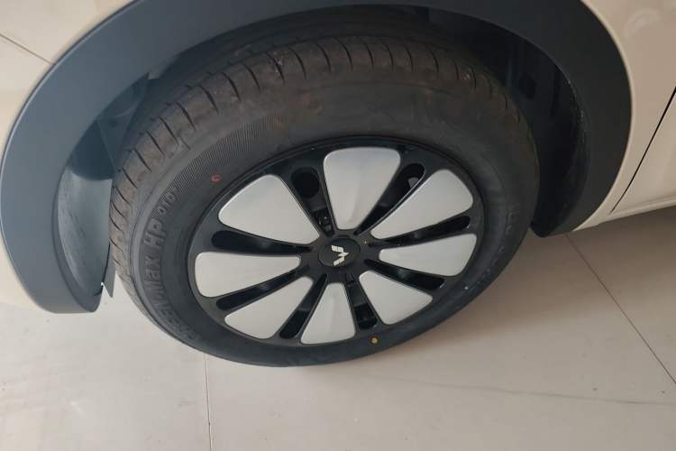 Used Wuling Bingo 2025 333 km Enjoyment Version Left Front Wheel Hub