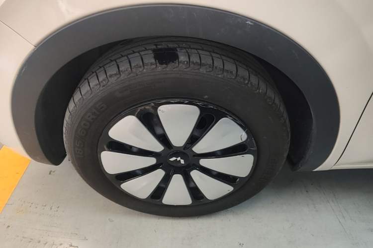 Used Wuling Bingo 2025 410 km Lingxi Deluxe Edition Left Front Wheel Hub