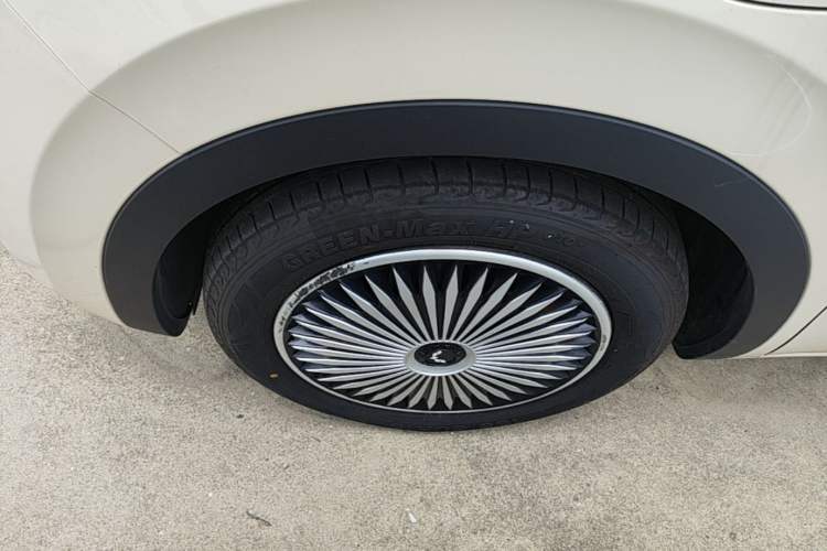 Used Wuling Bingo 2025 333 km Enjoyment Version Left Front Wheel Hub