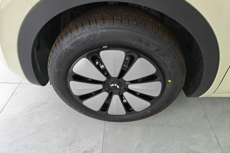 Used Wuling Bingo 2025 333 km Enjoyment Version Left Front Wheel Hub