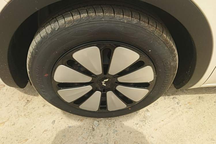 Used Wuling Bingo 2025 333 km Enjoyment Version Left Front Wheel Hub