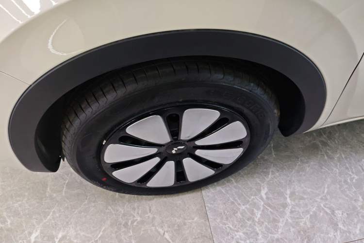 Used Wuling Bingo 2025 333 km Enjoyment Version Left Front Wheel Hub