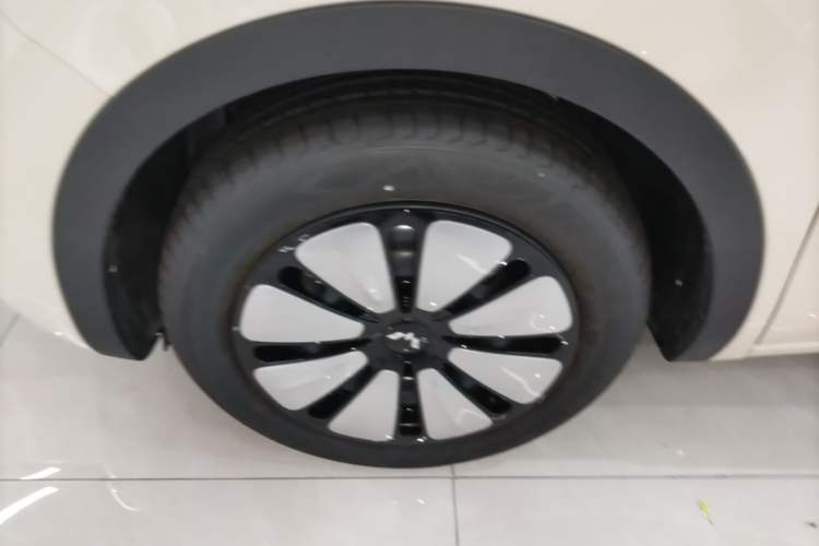 Used Wuling Bingo 2025 333 km Enjoyment Version Left Front Wheel Hub