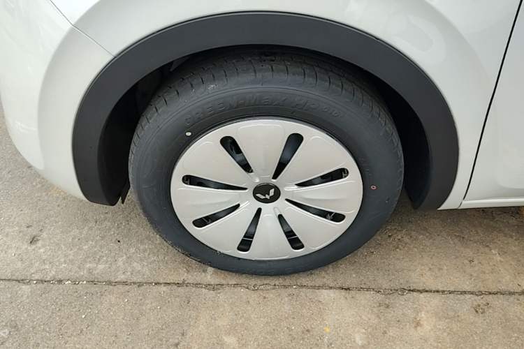Used Wuling Bingo 2025 203km Light Edition Left Front Wheel Hub