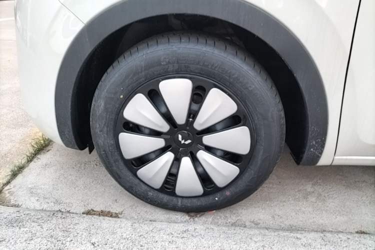 Used Wuling Bingo 2025 333 km Enjoyment Version Left Front Wheel Hub