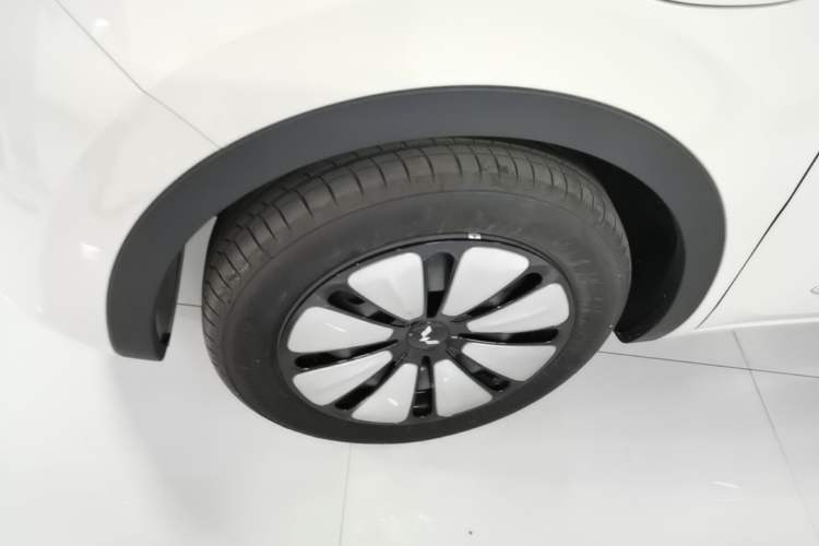 Used Wuling Bingo 2025 333 km Enjoyment Version Left Front Wheel Hub