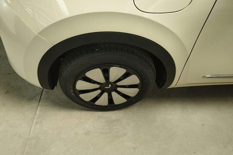Used Wuling Bingo 2025 333 km Enjoyment Version Left Front Wheel Hub