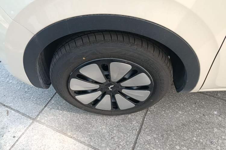 Used Wuling Bingo 2025 333 km Enjoyment Version Left Front Wheel Hub