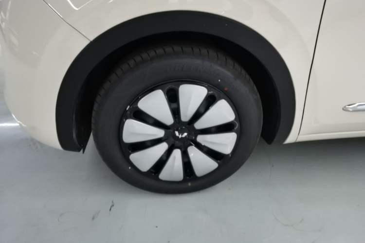 Used Wuling Bingo 2025 333 km Enjoyment Version Left Front Wheel Hub
