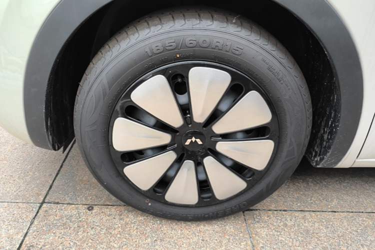 Used Wuling Bingo 2025 333 km Enjoyment Version Left Front Wheel Hub
