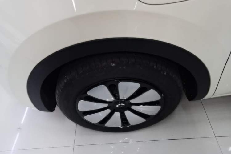 Used Wuling Bingo 2025 333 km Enjoyment Version Left Front Wheel Hub