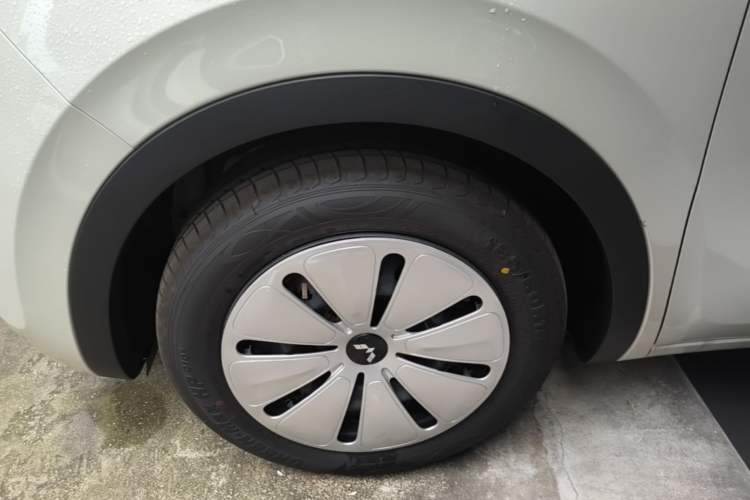 Used Wuling Bingo 2025 203km Light Edition Left Front Wheel Hub