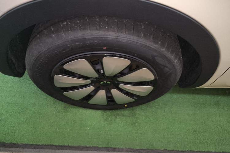 Used Wuling Bingo 2025 333 km Enjoyment Version Left Front Wheel Hub