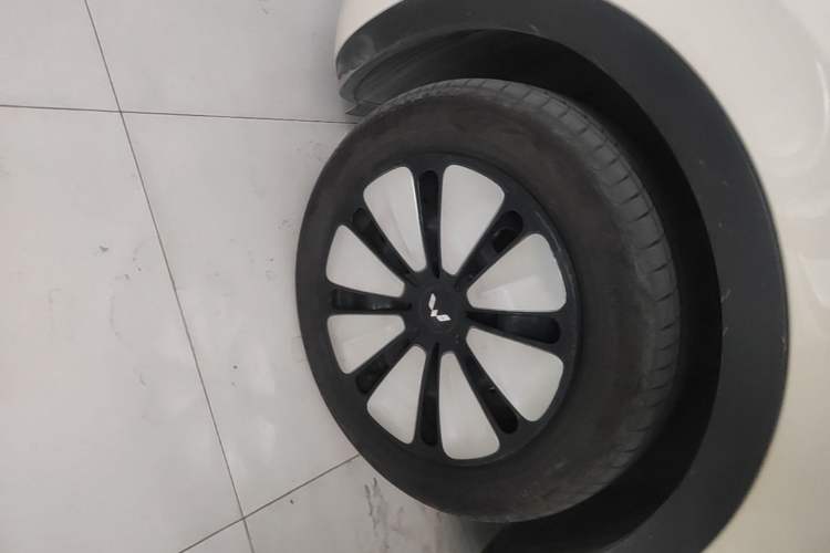 Used Wuling Bingo 2025 333 km Enjoyment Version Left Front Wheel Hub