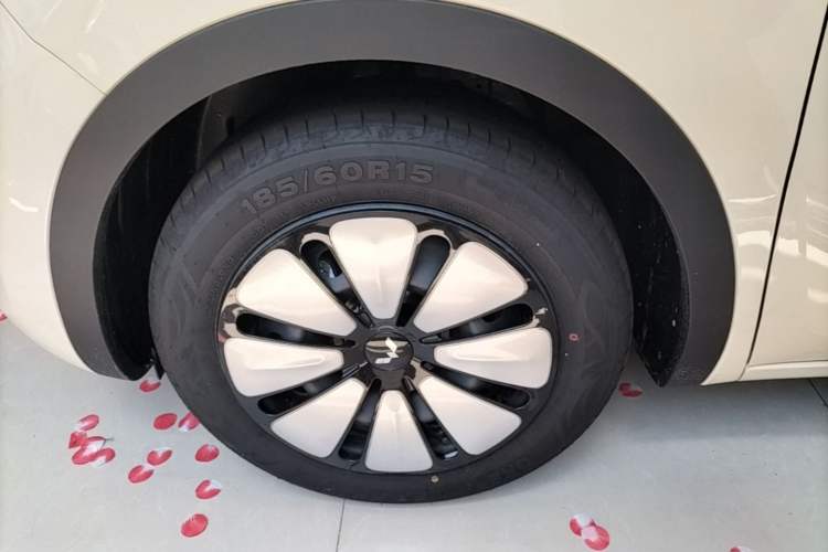 Used Wuling Bingo 2025 333 km Enjoyment Version Left Front Wheel Hub