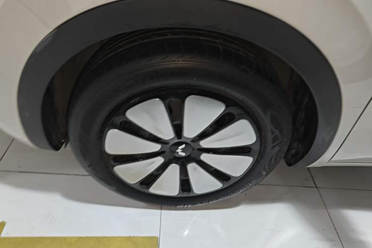 Used Wuling Bingo 2025 333 km Enjoyment Version Left Front Wheel Hub