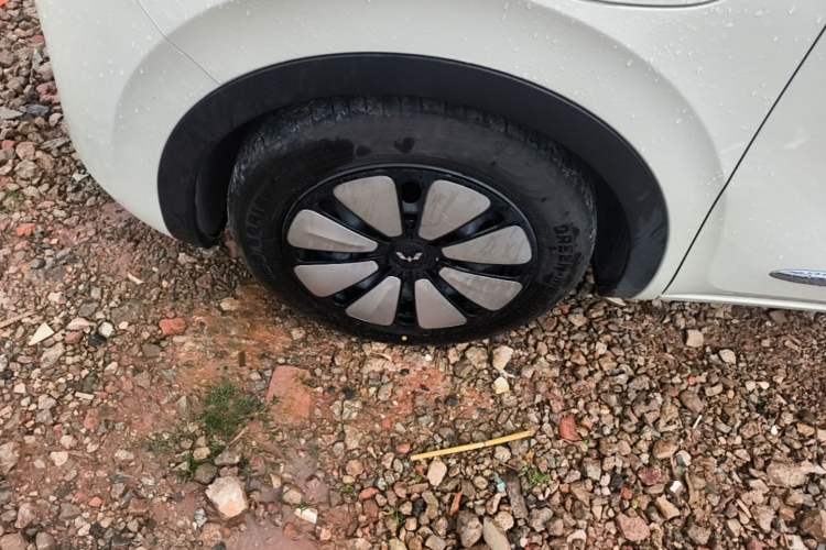 Used Wuling Bingo 2025 410 km Lingxi Deluxe Edition Left Front Wheel Hub