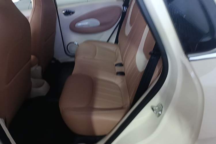Used Wuling Bingo 2025 333 km Lingxi Connected Version Left Rear Seat