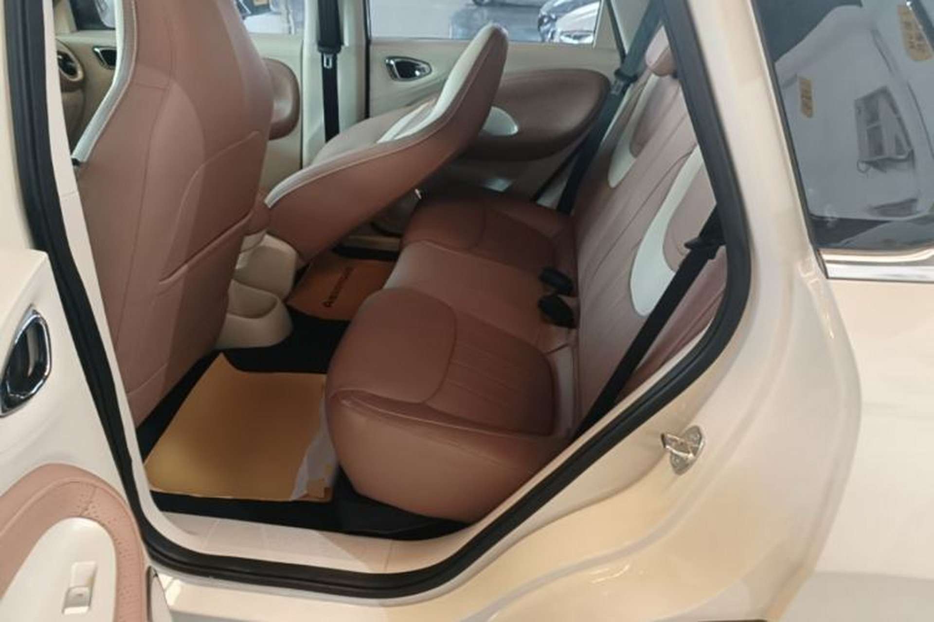Used Wuling Bingo 2025 333 km Lingxi Connected Version Left Rear Seat