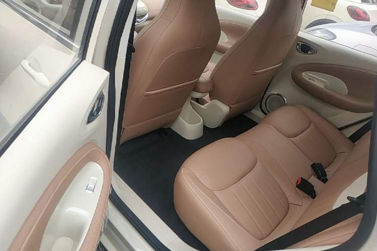 Used Wuling Bingo 2025 333 km Lingxi Connected Version Left Rear Seat
