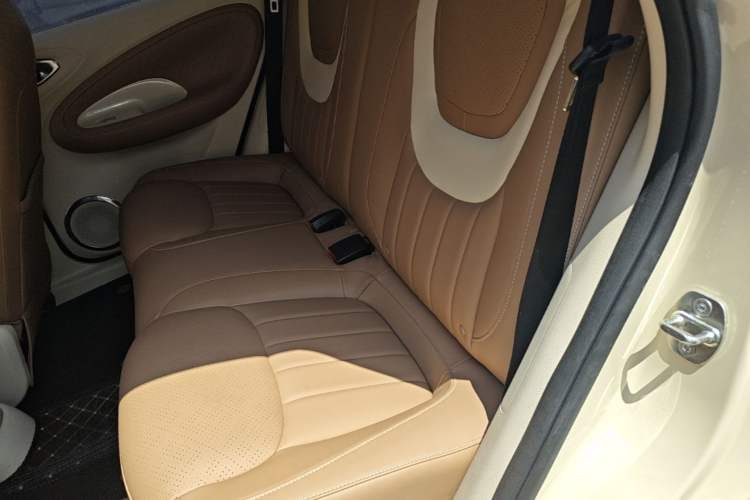 Used Wuling Bingo 2025 333 km Lingxi Connected Version Left Rear Seat
