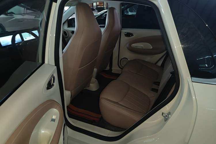 Used Wuling Bingo 2025 410 km Lingxi Deluxe Edition Left Rear Seat