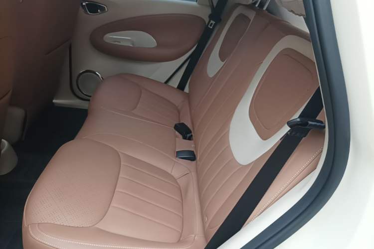 Used Wuling Bingo 2025 333 km Enjoyment Version Left Rear Seat