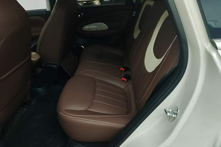 Used Wuling Bingo 2025 333 km Lingxi Connected Version Left Rear Seat