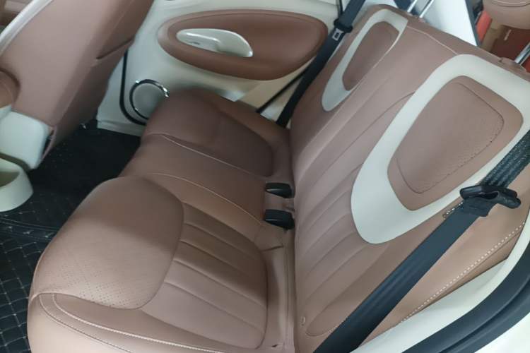 Used Wuling Bingo 2025 410 km Lingxi Deluxe Edition Left Rear Seat