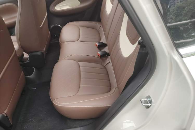 Used Wuling Bingo 2025 333 km Lingxi Connected Version Left Rear Seat