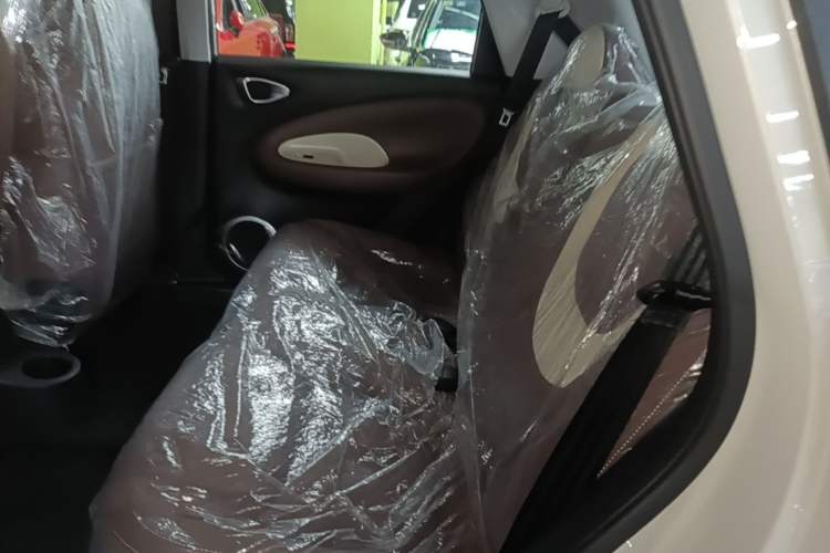 Used Wuling Bingo 2025 203km Light Edition Left Rear Seat