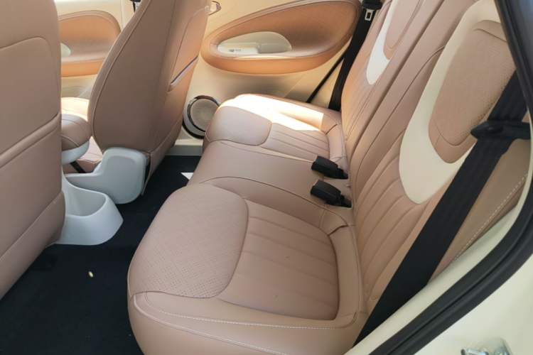Used Wuling Bingo 2025 333 km Lingxi Connected Version Left Rear Seat