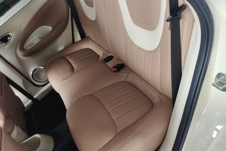 Used Wuling Bingo 2025 410 km Lingxi Deluxe Edition Left Rear Seat