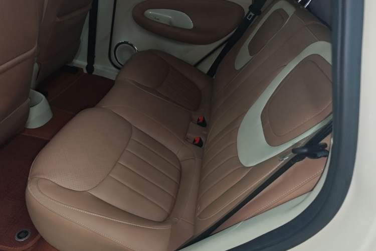 Used Wuling Bingo 2025 333 km Lingxi Connected Version Left Rear Seat