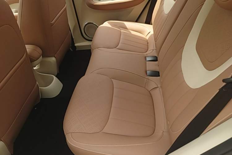 Used Wuling Bingo 2025 333 km Enjoyment Version Left Rear Seat