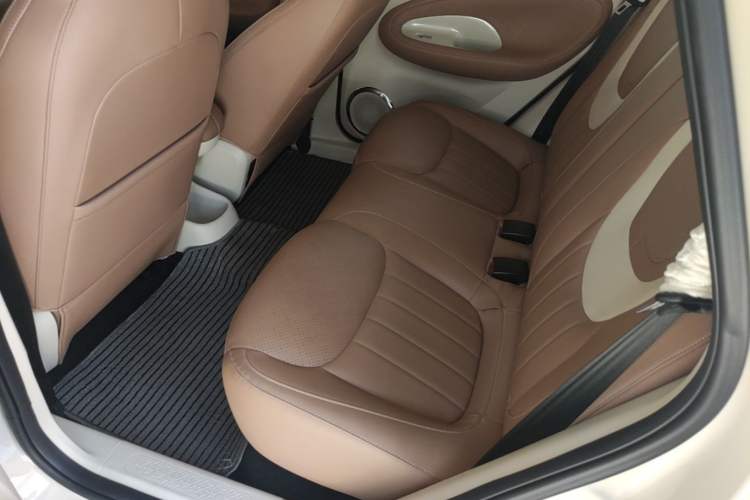 Used Wuling Bingo 2025 333 km Lingxi Deluxe Edition Left Rear Seat