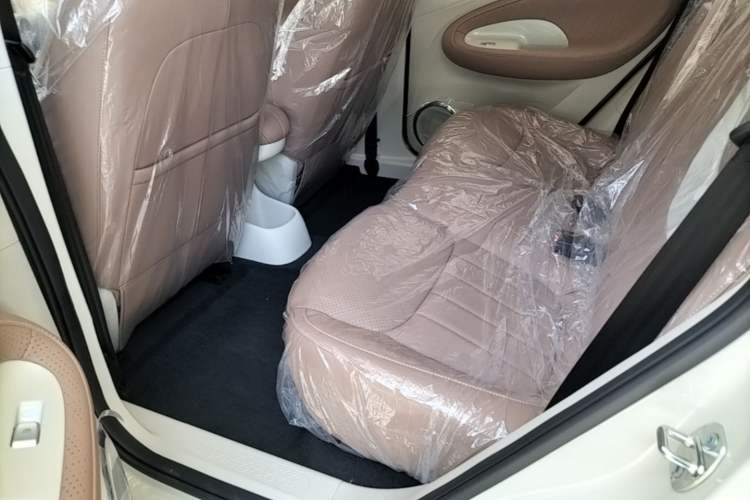 Used Wuling Bingo 2025 333 km Enjoyment Version Left Rear Seat