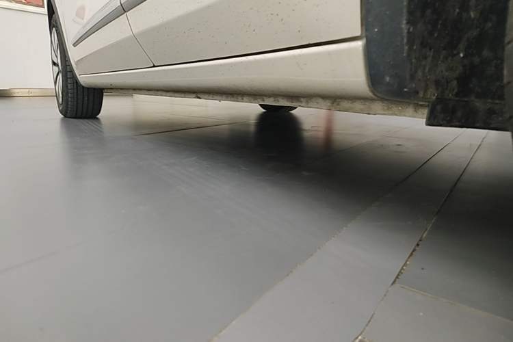 Used Wuling Bingo 2025 333 km Lingxi Connected Version Left Side Sill