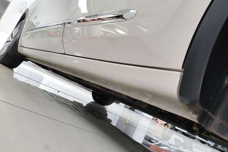 Used Wuling Bingo 2025 333 km Lingxi Connected Version Left Side Sill