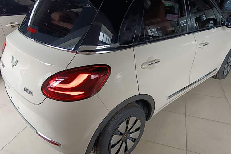 Used Wuling Bingo 2025 333 km Lingxi Deluxe Edition Rear Right 45 Deg