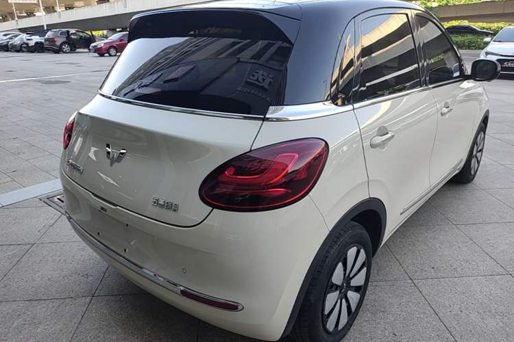 Used Wuling Bingo 2025 333 km Lingxi Deluxe Edition Rear Right 45 Deg