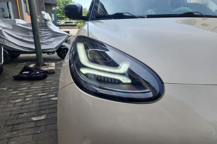 Used Wuling Bingo 2025 333 km Lingxi Connected Version Right Front Headlight