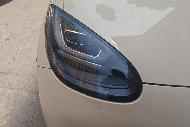 Used Wuling Bingo 2025 333 km Lingxi Connected Version Right Front Headlight