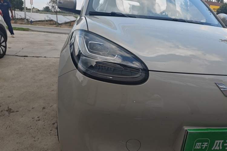 Used Wuling Bingo 2025 333 km Enjoyment Version Right Front Headlight