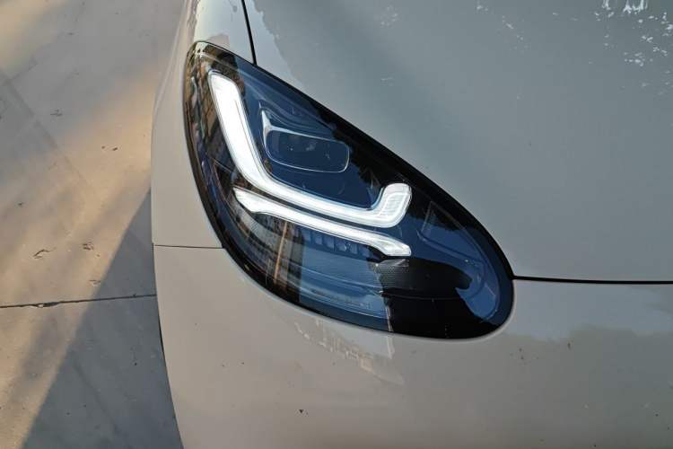 Used Wuling Bingo 2025 333 km Enjoyment Version Right Front Headlight