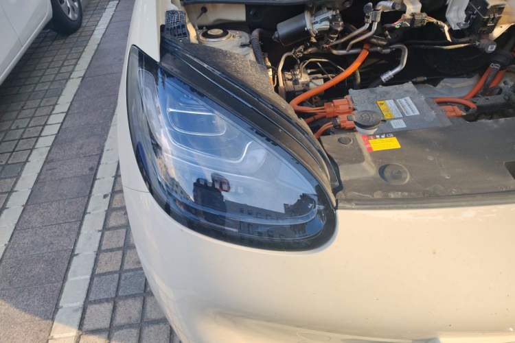 Used Wuling Bingo 2025 333 km Lingxi Connected Version Right Front Headlight