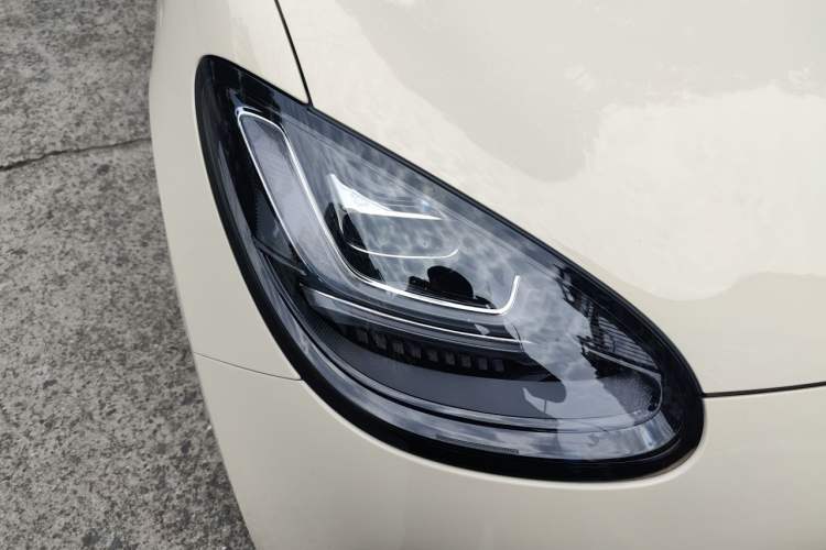 Used Wuling Bingo 2025 333 km Lingxi Deluxe Edition Right Front Headlight