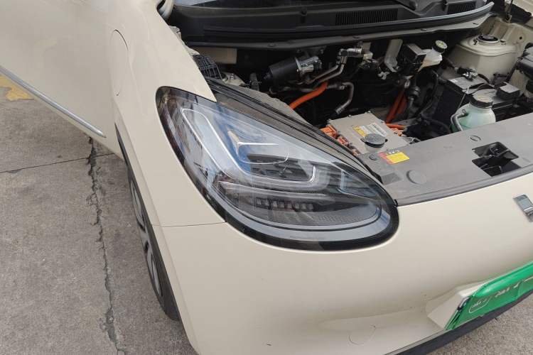 Used Wuling Bingo 2025 333 km Lingxi Connected Version Right Front Headlight