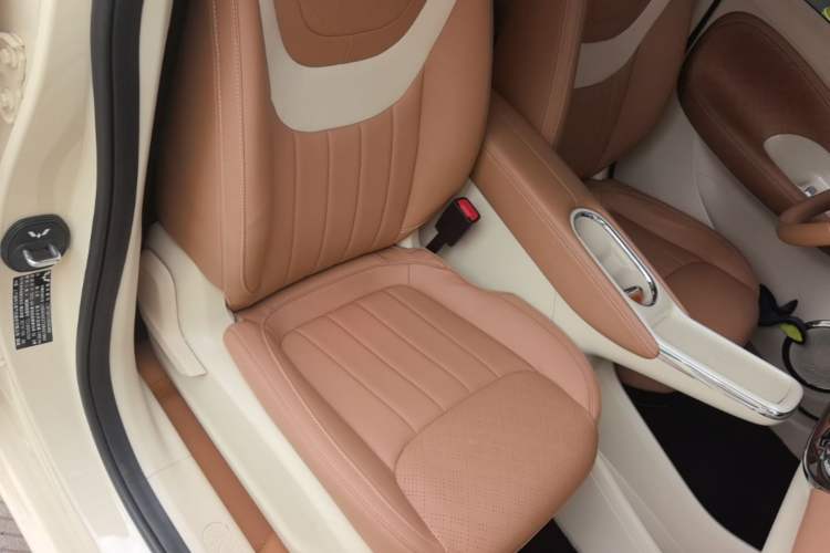 Used Wuling Bingo 2025 333 km Lingxi Connected Version Right Front Seat