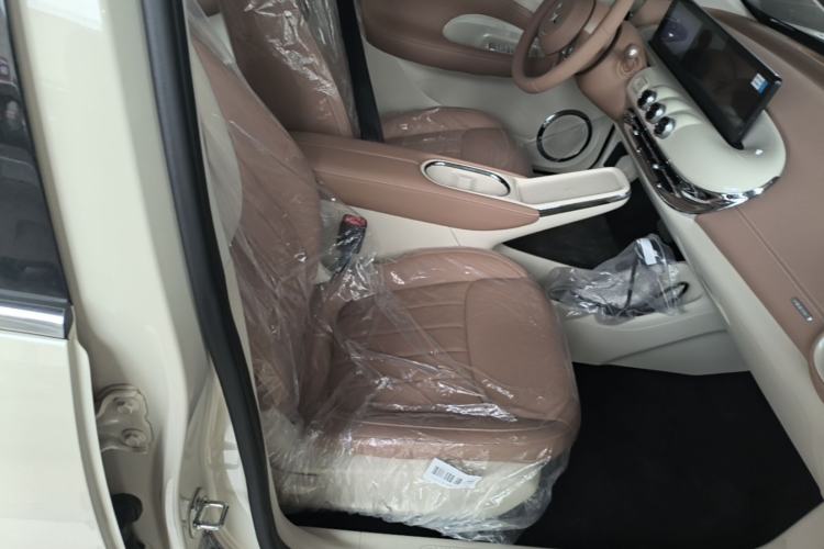 Used Wuling Bingo 2025 333 km Lingxi Connected Version Right Front Seat